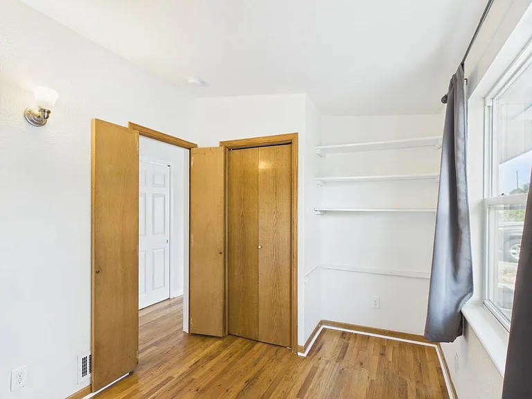 2261 W 56th Pl — Photo 14