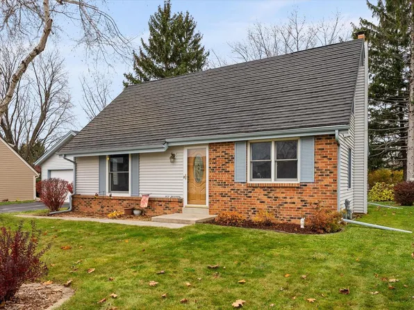 W198N16937 Ridgeway DRIVE, Jackson, WI 53037