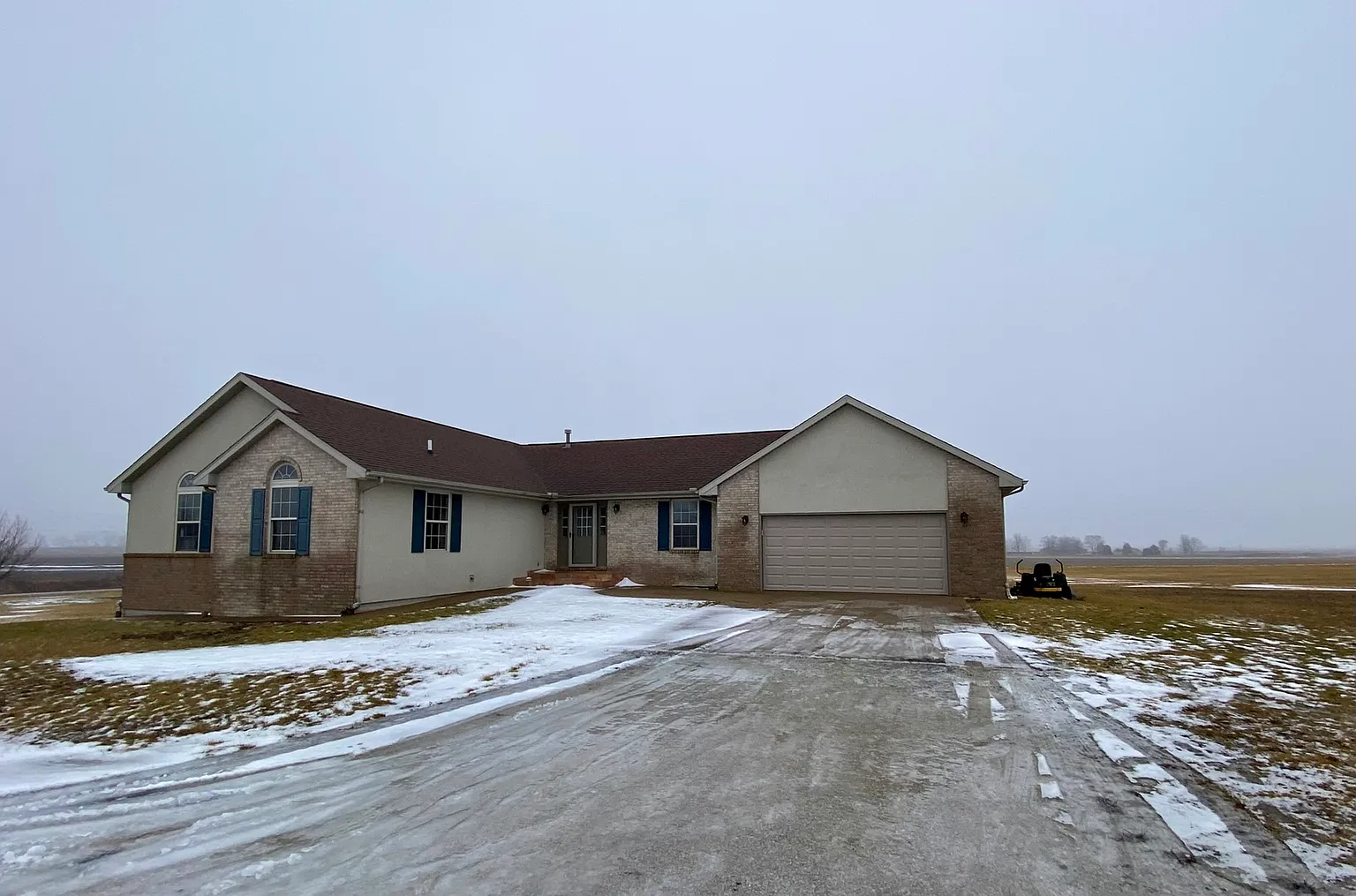 3227 County Road 1600 E photo 1