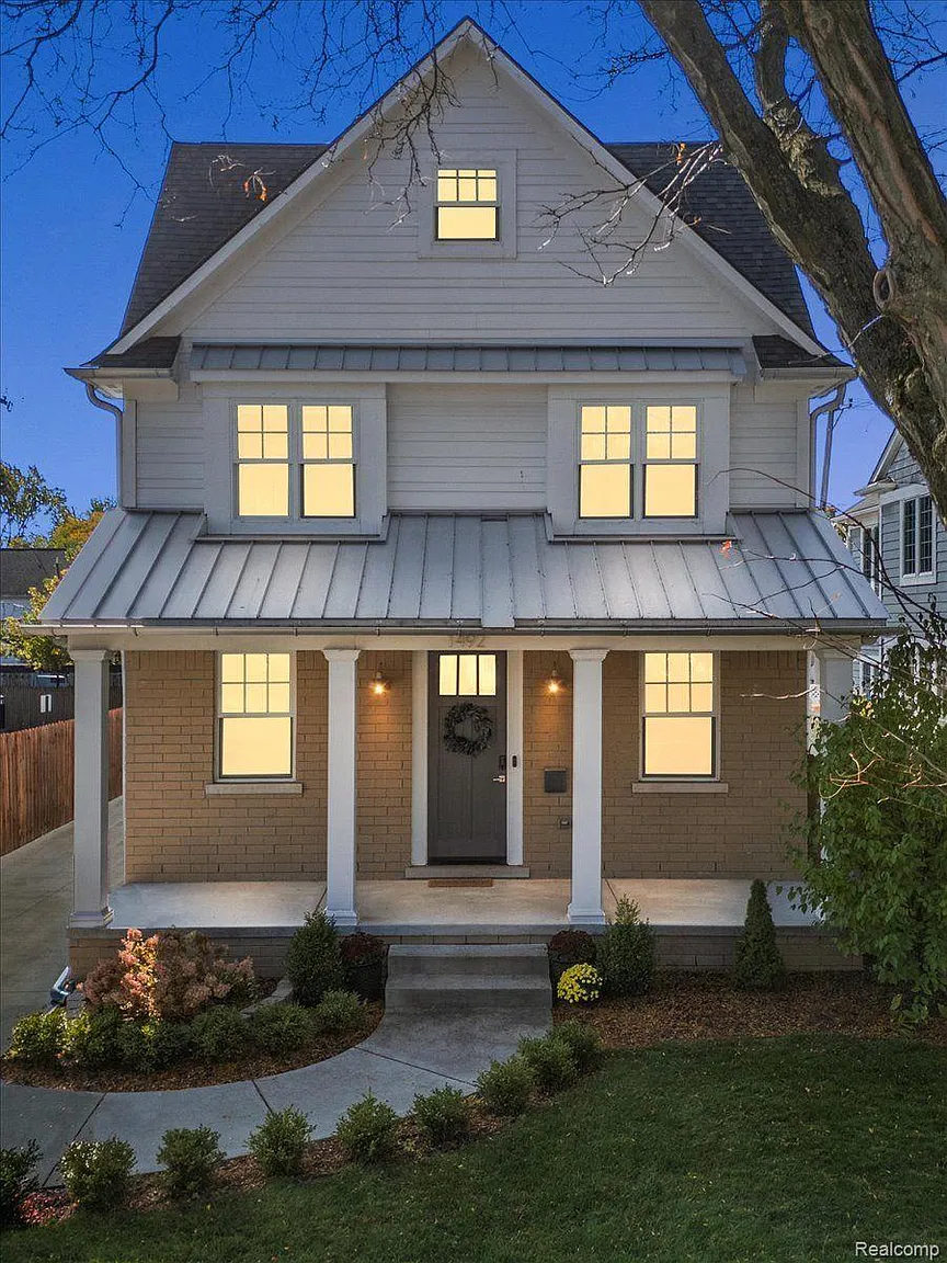 1492 Bird Ave photo 1