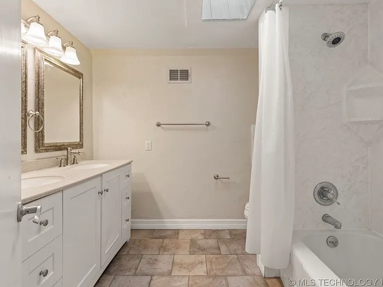 6616 E 54th St — Photo 19