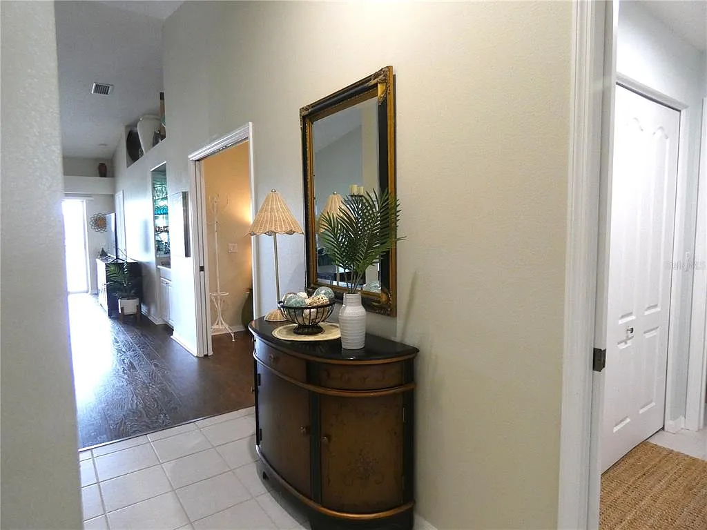 2 bed, 2.0 bath, 1414 sqft, $6,000 — Photo 3
