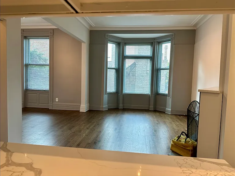 208 W Willow St #3 — Photo 6