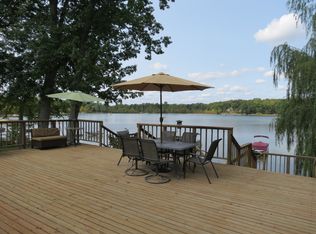 1283 Maxfield Rd, Hartland, MI 48353