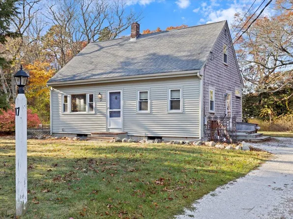 17 Chopteague Lane, Marstons Mills, MA 02648
