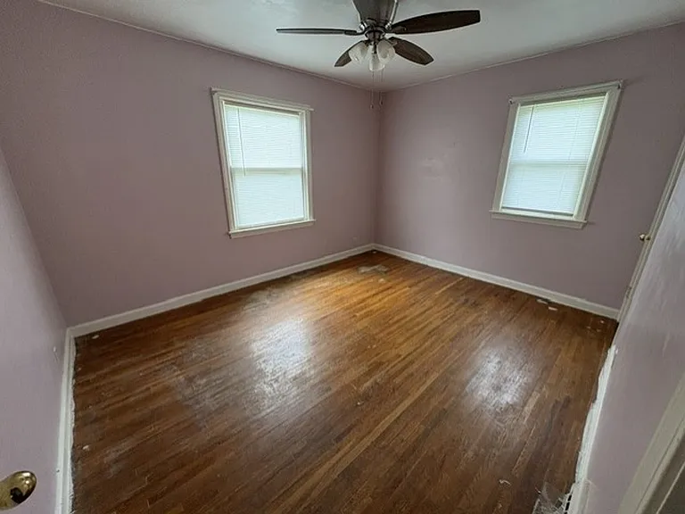 781 Saxon Ave — Photo 6