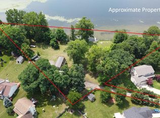 9474 Sandlewood Ct, Whitmore Lake, MI 48189