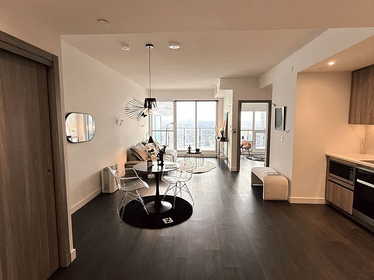 85 McMahon Dr #2608 — Photo 33