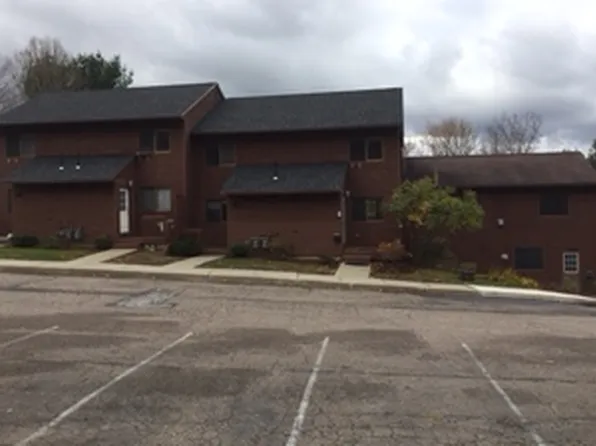 104 Village Heights Rd APT 1, Hinesburg, VT 05461