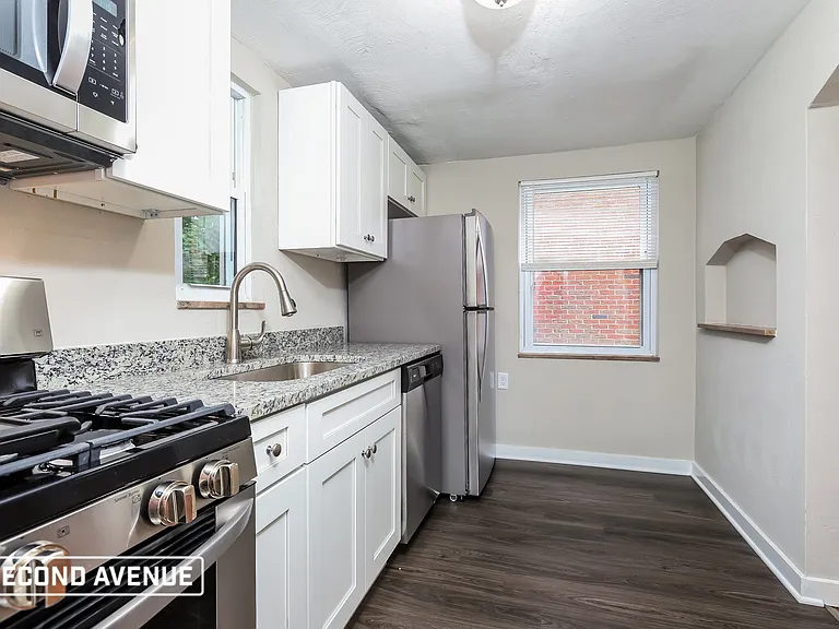 106 Watson Blvd — Photo 2