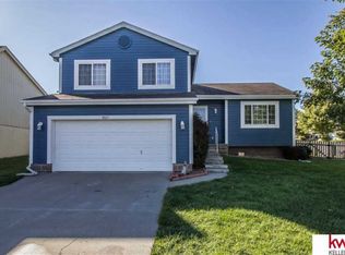 8023 Howell St, Omaha, NE 68122