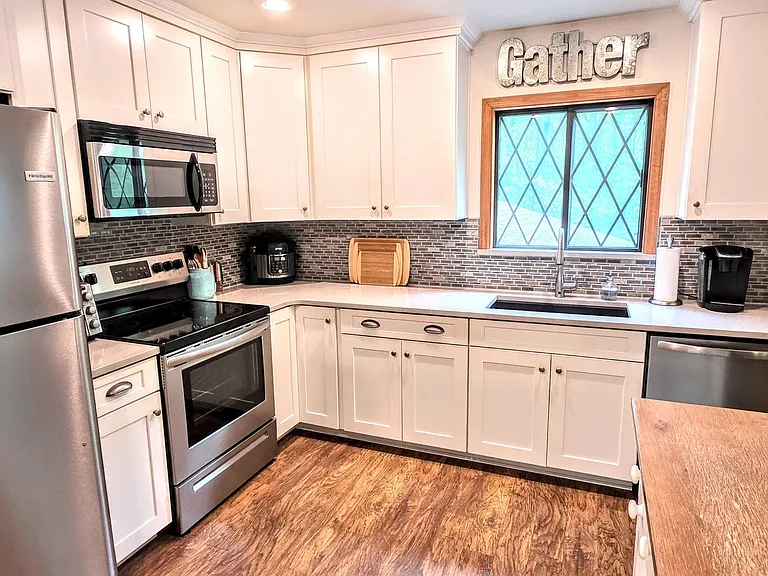 Main Level - Kitchen