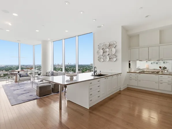 2727 Kirby Dr APT 16C, Houston, TX 77098
