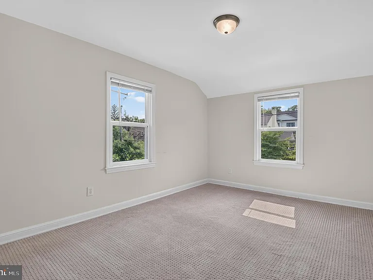 7823 Marion Ln — Photo 18