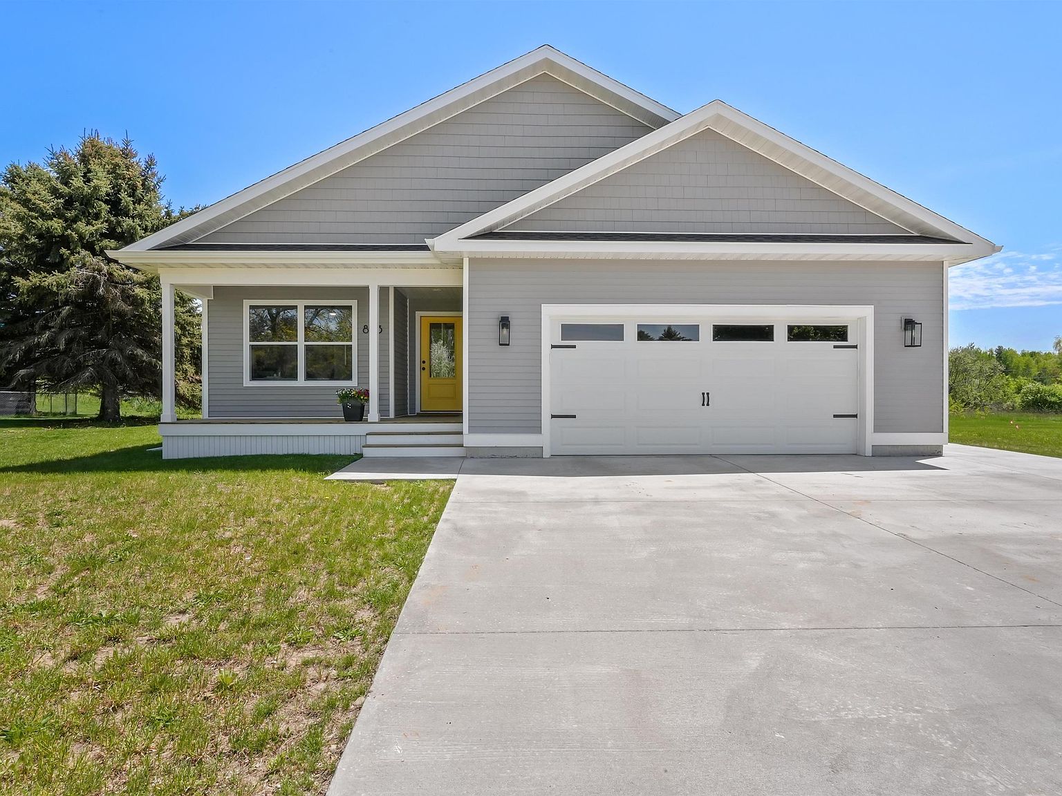 863 Holly Rd, Cadillac, MI 49601 Zillow