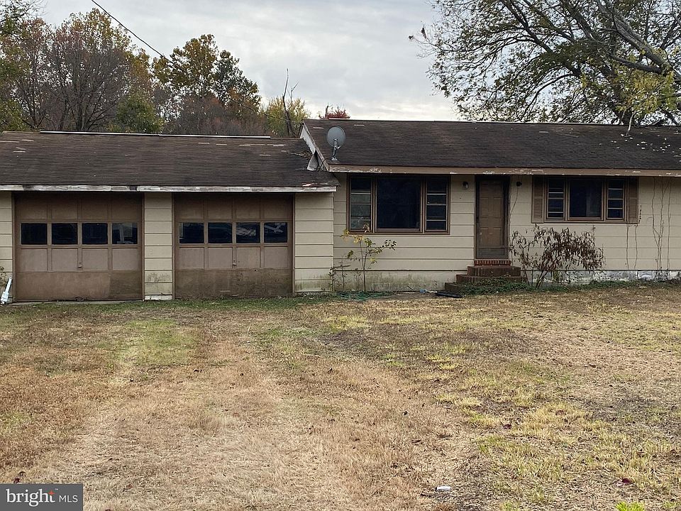 1st image of 40391 Bay Dr