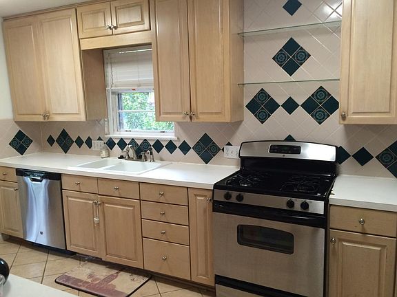 5th image of 9102 Longmont Dr