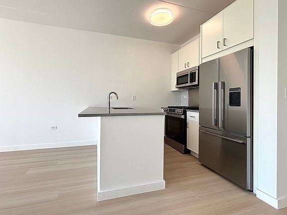 4th image of 280 E 2nd St #605