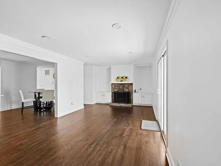1744 Woodcliff Pl — Photo 6