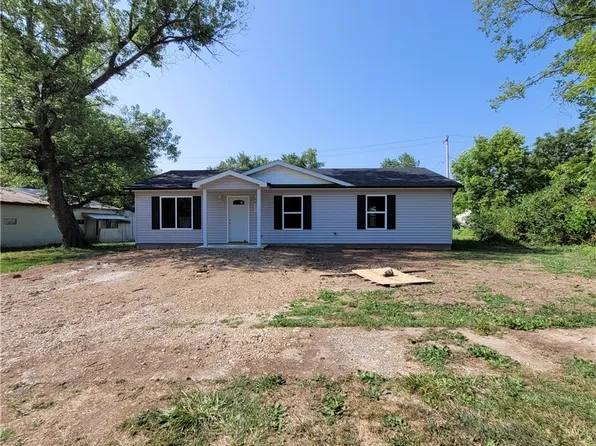 224 W 7th St, Eldon, MO 65026