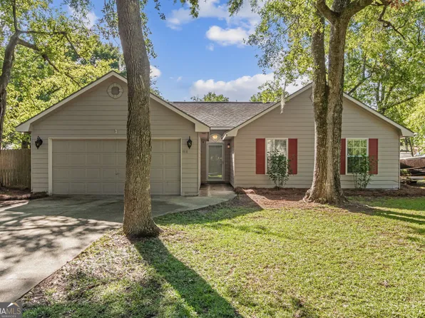 111 Lakeside Dr, Kingsland, GA 31548