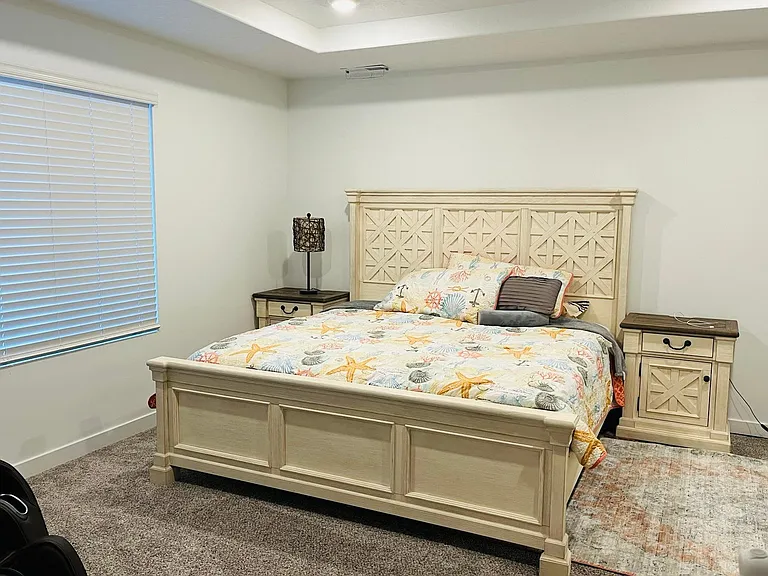 483 N Commodore Ln — Photo 8