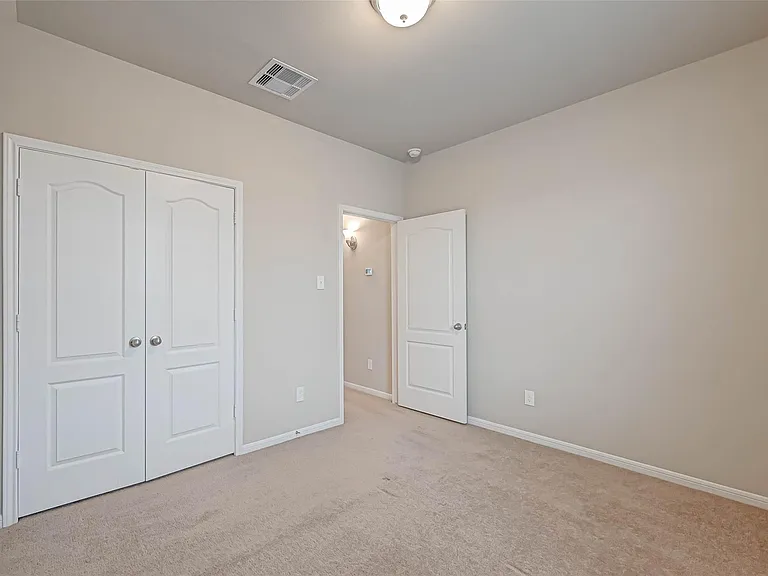2111 Post Oak Ct — Photo 35