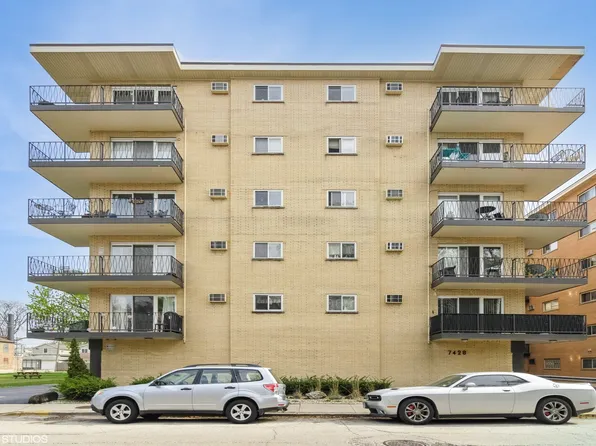 7428 Washington St APT 304, Forest Park, IL 60130