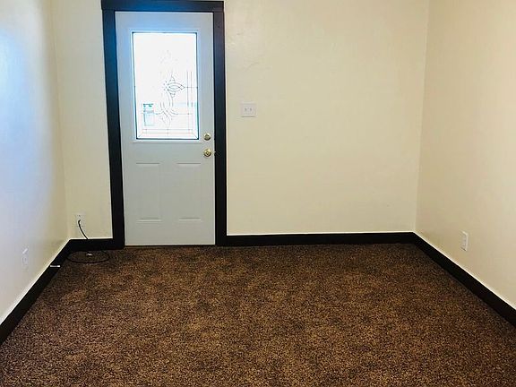2nd image of 1523 1/2 Jackson Cir