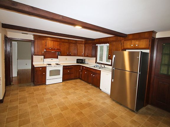 5th image of 357 Harvard St