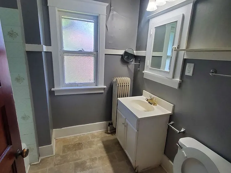 135-137 Garfield Ave - 4 Unit (Ace Property) — Photo 3