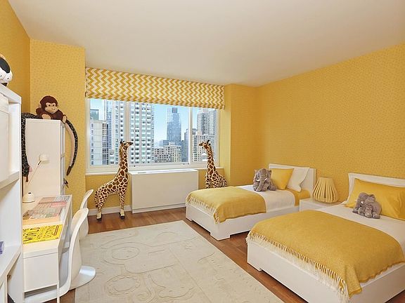 4th image of 175 W 60th St APT 32C