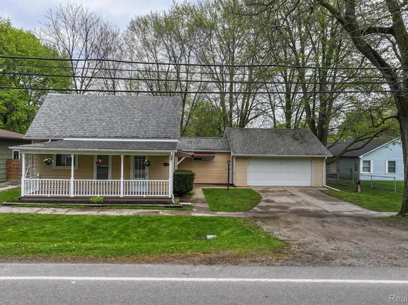 3883 N Mill Rd, Dryden, MI 48428