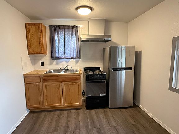 4th image of 2210 W Travis St #2
