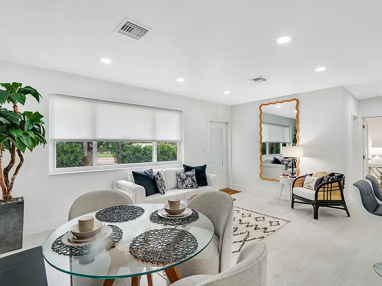 340 Summa St — Photo 10