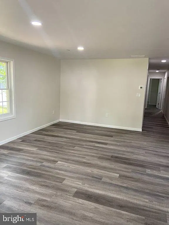 3 bed, 1.5 bath, 1564 sqft, $2,700 — Photo 2