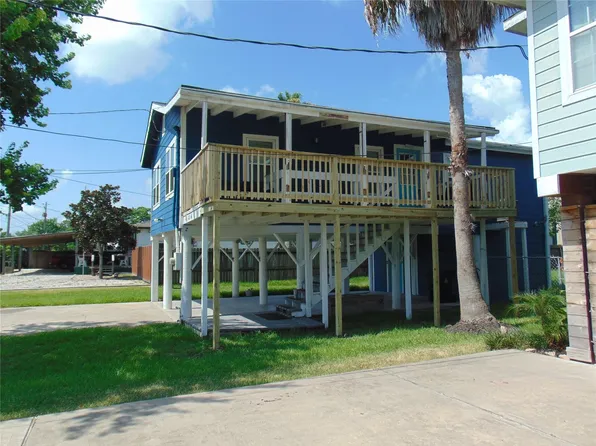 118 14th St, San Leon, TX 77539