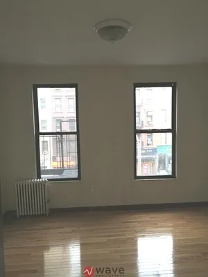 Rented by Wave Real Estate Group | media 22