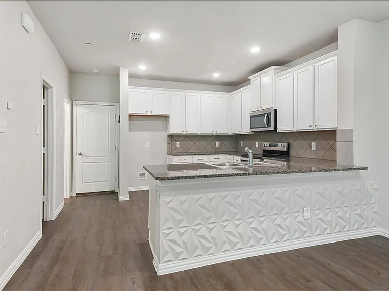 1274 Alamo Dr — Photo 21
