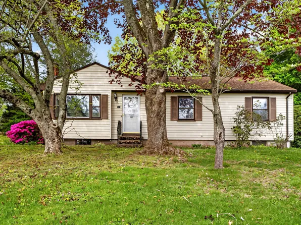 121 Cherry Hill Rd, Middlefield, CT 06455