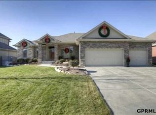 8548 S 102nd St, La Vista, NE 68128
