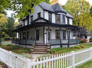 190 E Wood St, Newaygo, MI