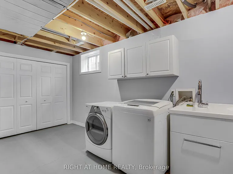 2206 Coronation Dr — Photo 32