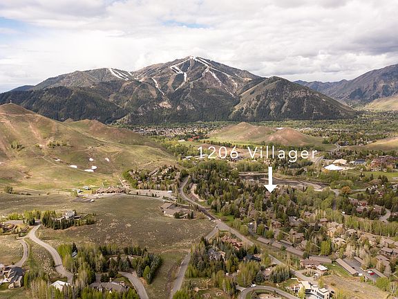 3rd image of 1206 Villager Condo Dr
