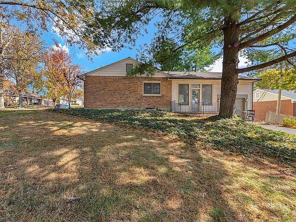 Side entrance and garage