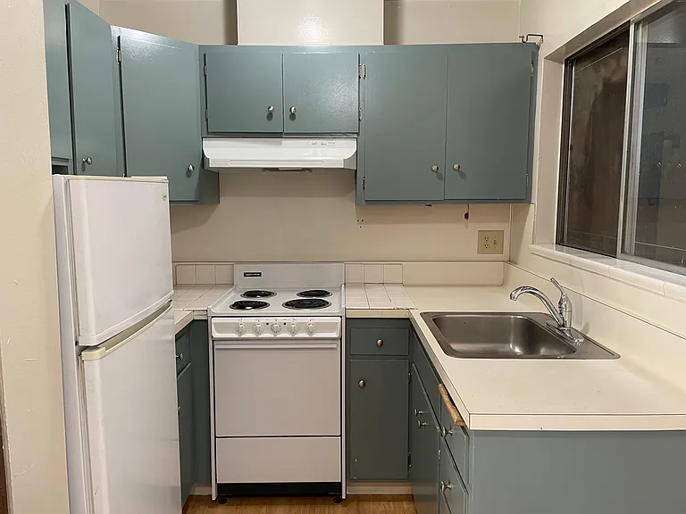 2033 Haste Street — Photo 46