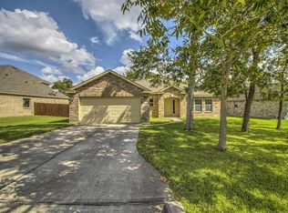 12414 Ridgecrest Dr, Willis, TX 77318