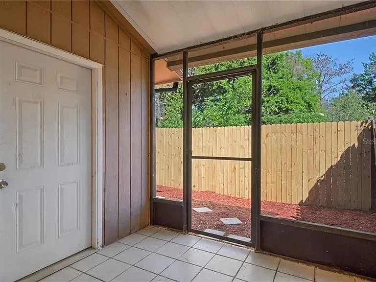 3911 Oak Limb Ct — Photo 13