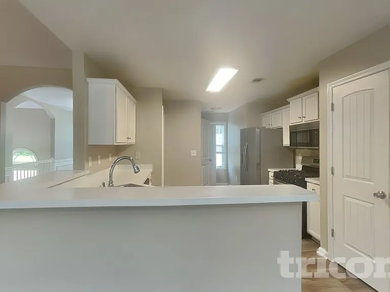 217 Arbor Dr — Photo 8