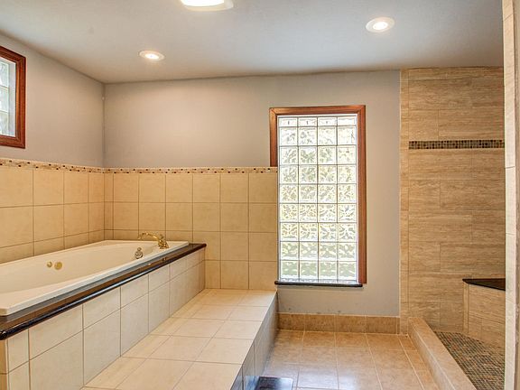 Master Bath - Insulated windows of glass block windows - Ver